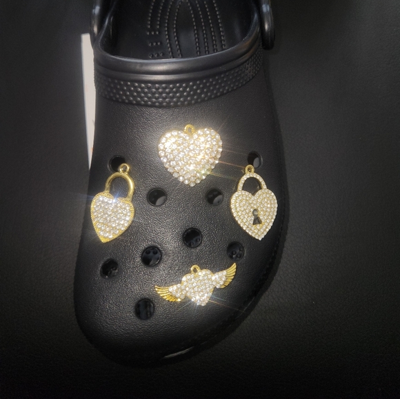 4 piece gold rhinestone croc charms - Picture 5 of 6